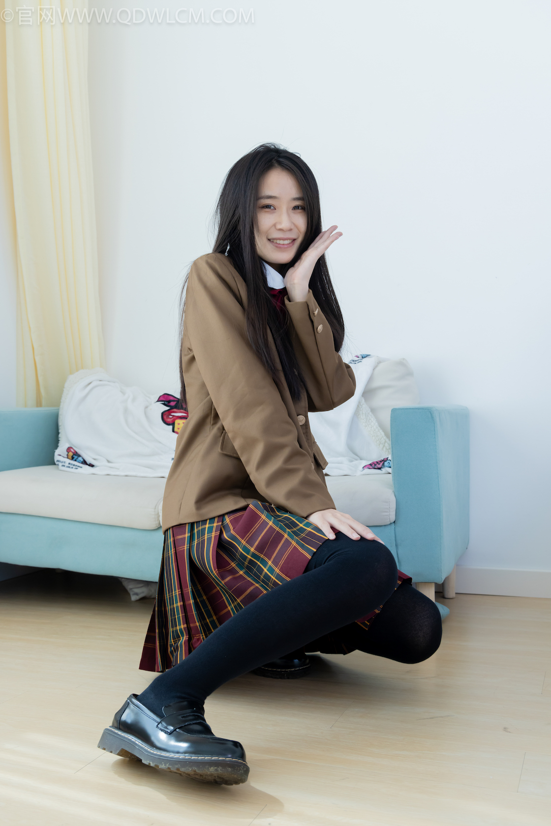 物恋传媒2188期：菜菜-皮鞋、黑色过膝棉袜、皮筋绑脚老头乐挠脚剧情、物恋传媒Oh.jpg